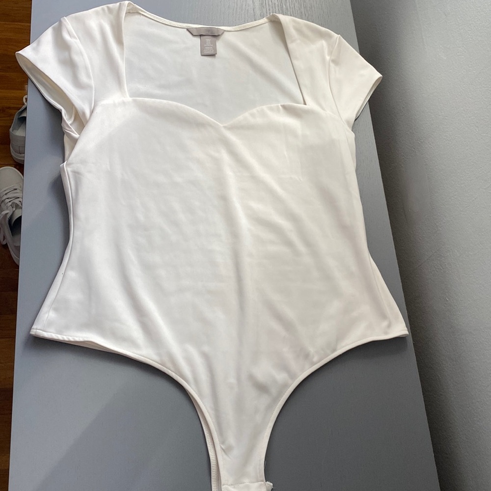 H&M White Sweatheart Bodysuit